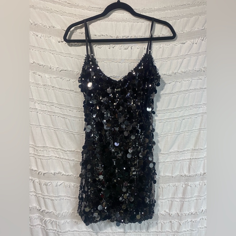 Golden sparkly bodycon sequined dress